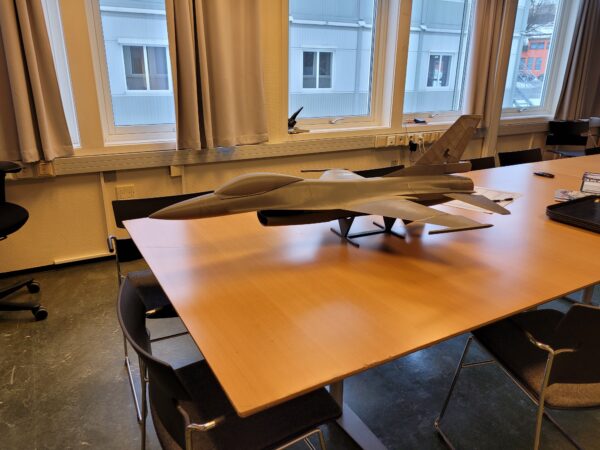 Aircraft f-16-fighting-falcon-rc-80mm-1200mm avion STL 3D - Image 2