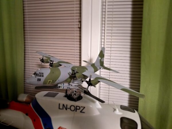 AVION LOCKHEED C-130-hercules-rc-model20200315-16588-1r416kh - Image 2